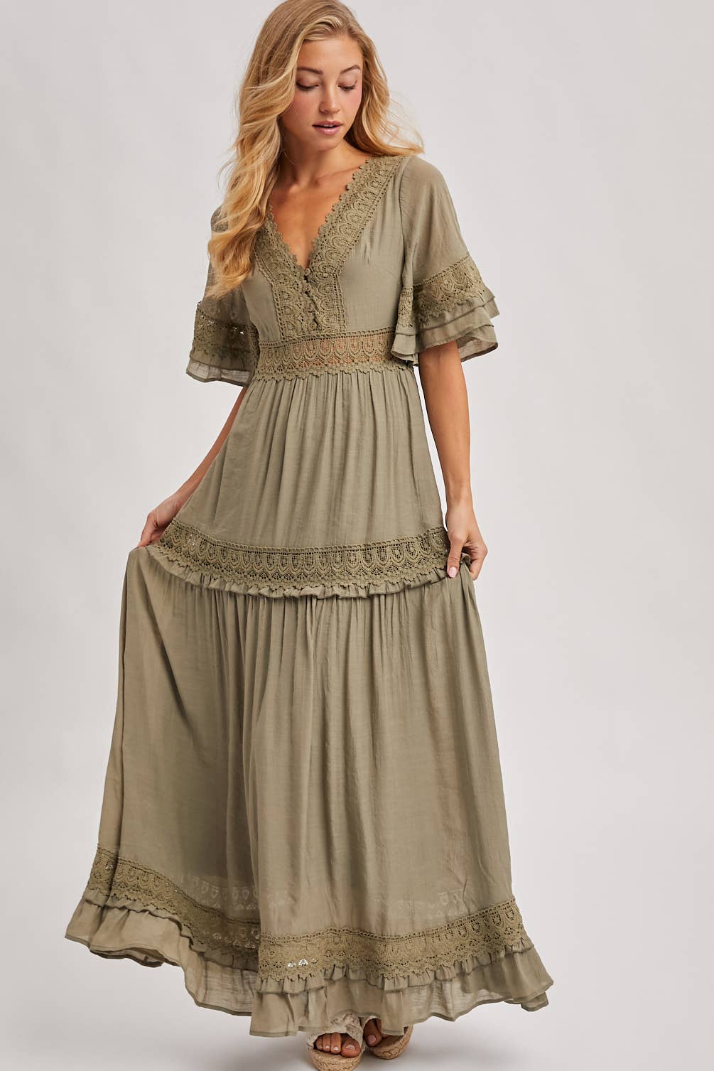 V-NECK LACE TRIM MAXI DRESS: LT. OLIVE