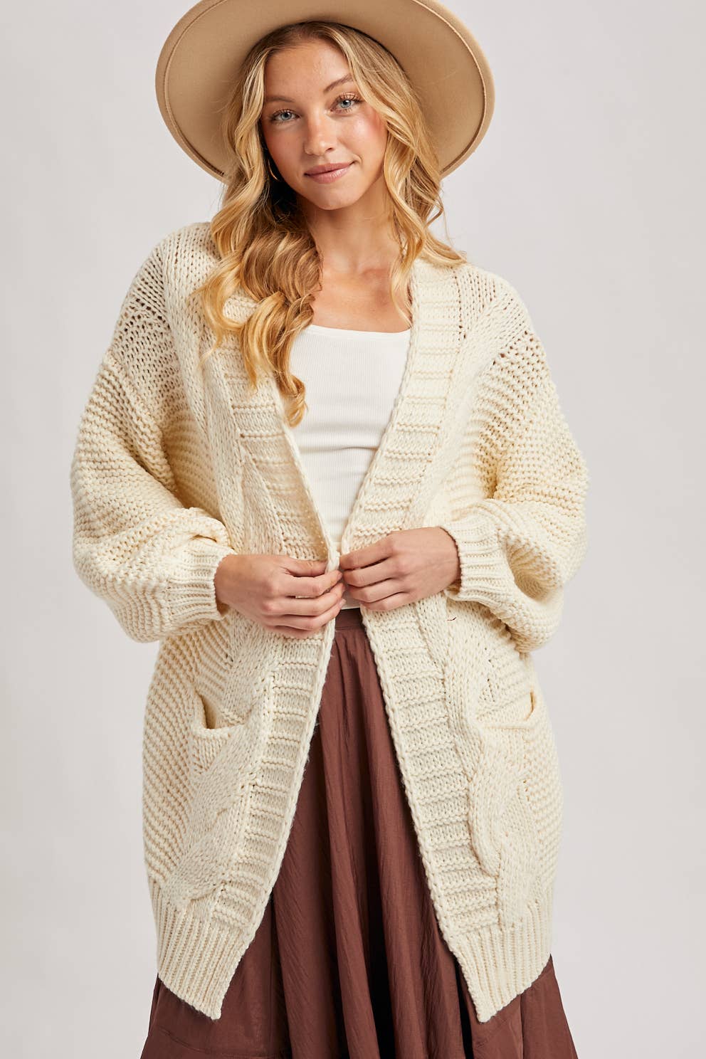CHUNKY CABLE LANTERN SLEEVE CARDIGAN: MUSHROOM