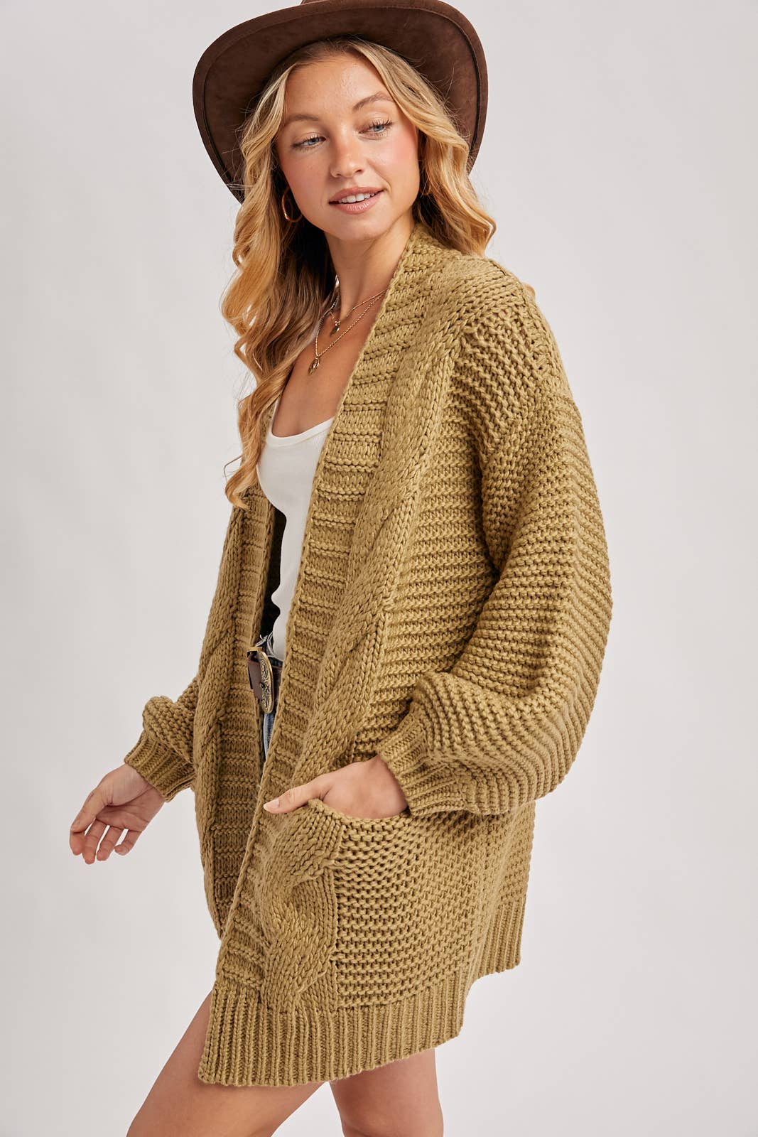 CHUNKY CABLE LANTERN SLEEVE CARDIGAN: MUSHROOM