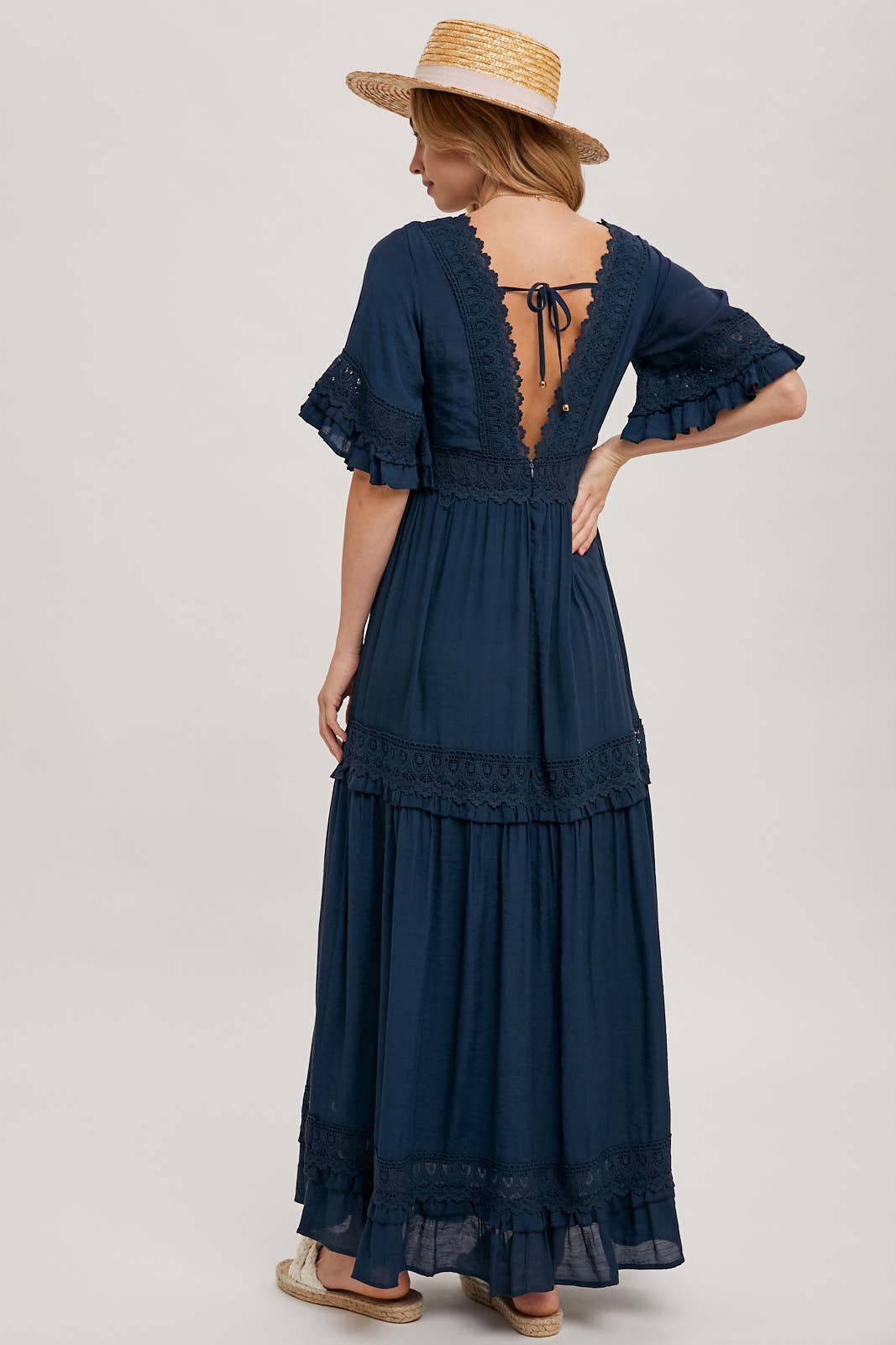 V-NECK LACE TRIM MAXI DRESS: LT. OLIVE