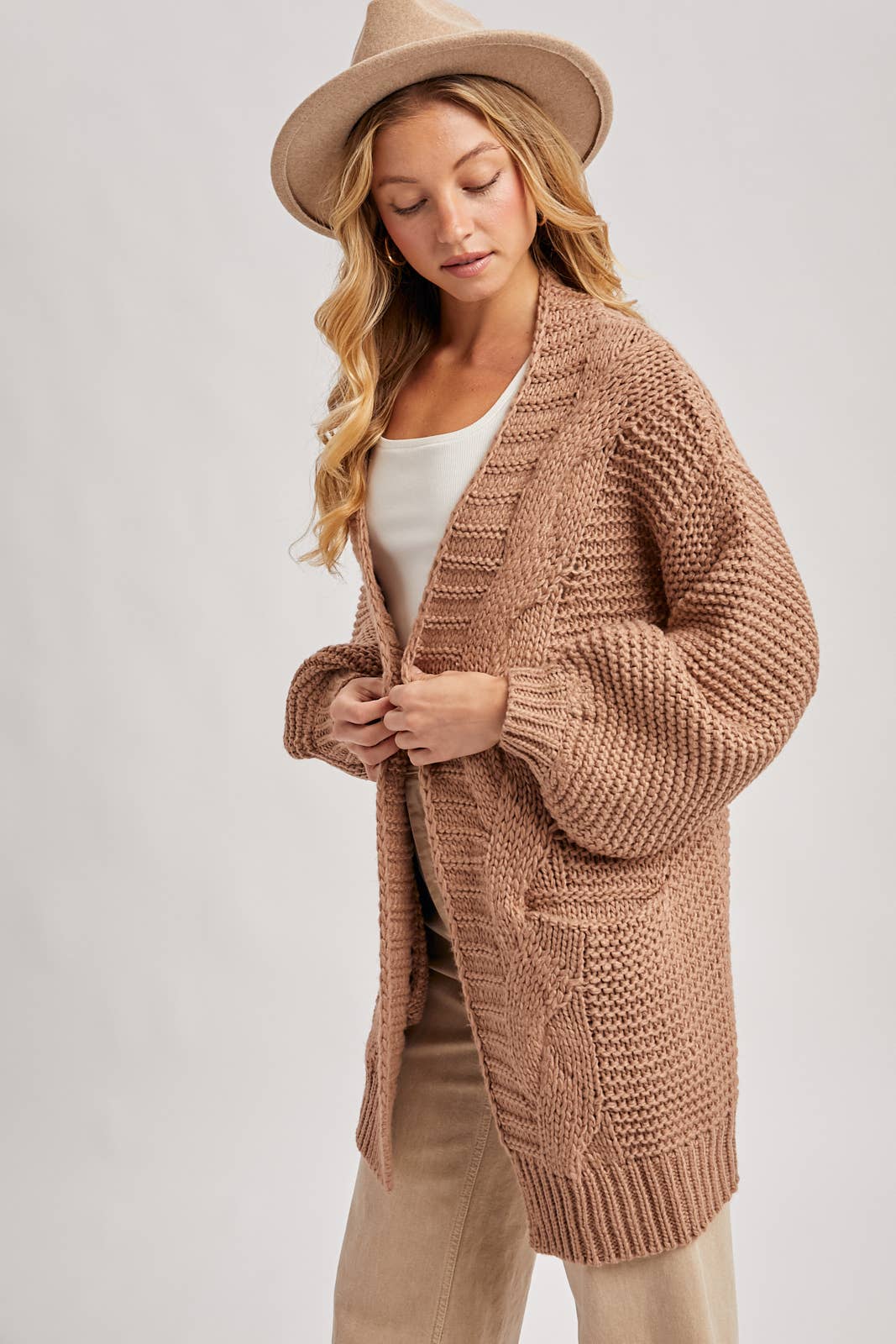 CHUNKY CABLE LANTERN SLEEVE CARDIGAN: MUSHROOM