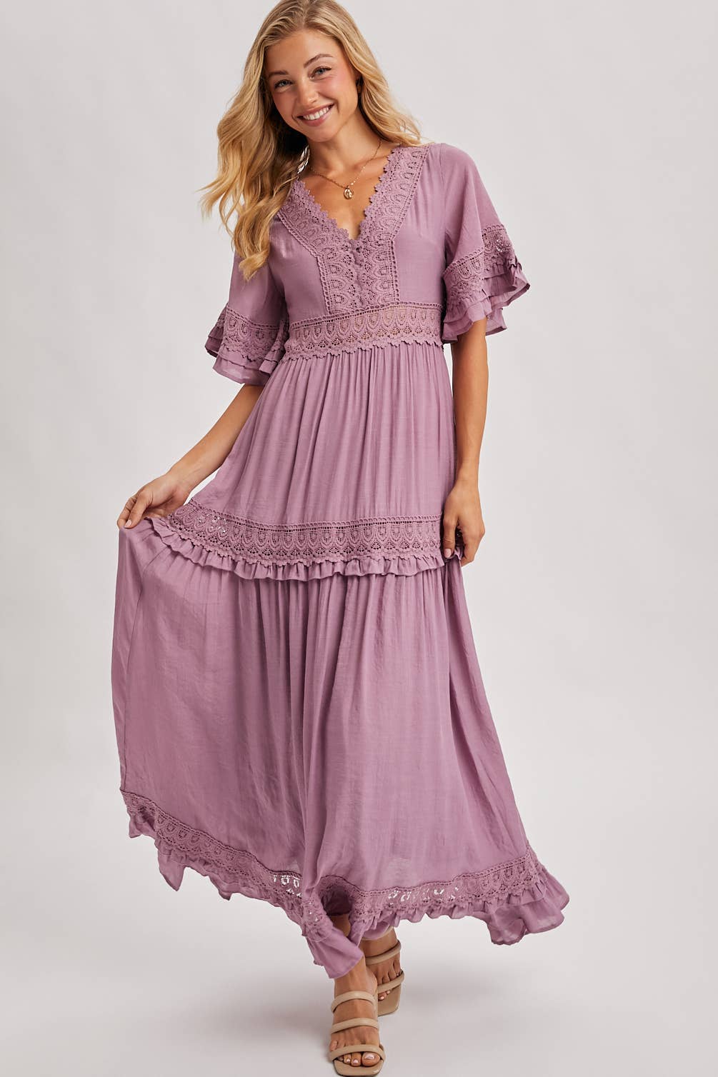 V-NECK LACE TRIM MAXI DRESS: LT. OLIVE