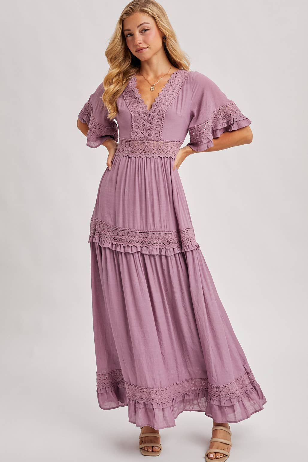 V-NECK LACE TRIM MAXI DRESS: LT. OLIVE
