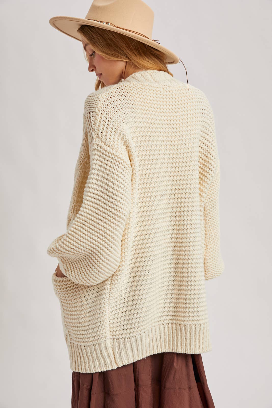 CHUNKY CABLE LANTERN SLEEVE CARDIGAN: MUSHROOM
