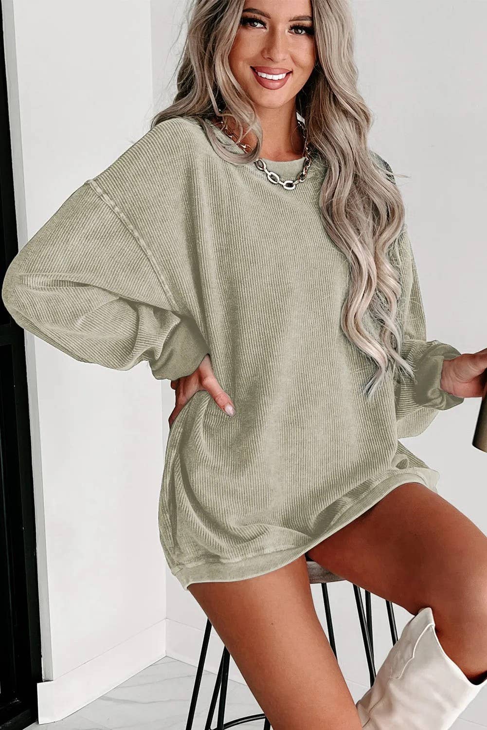 Ribbed Knit Round Neck Pullover Sweatshirt