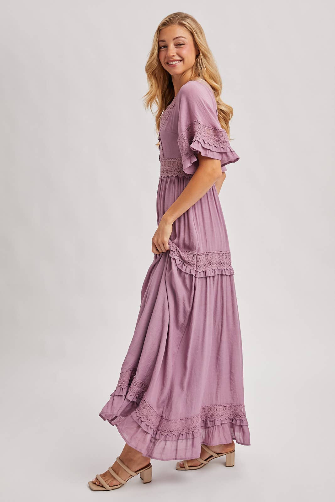 V-NECK LACE TRIM MAXI DRESS: LT. OLIVE