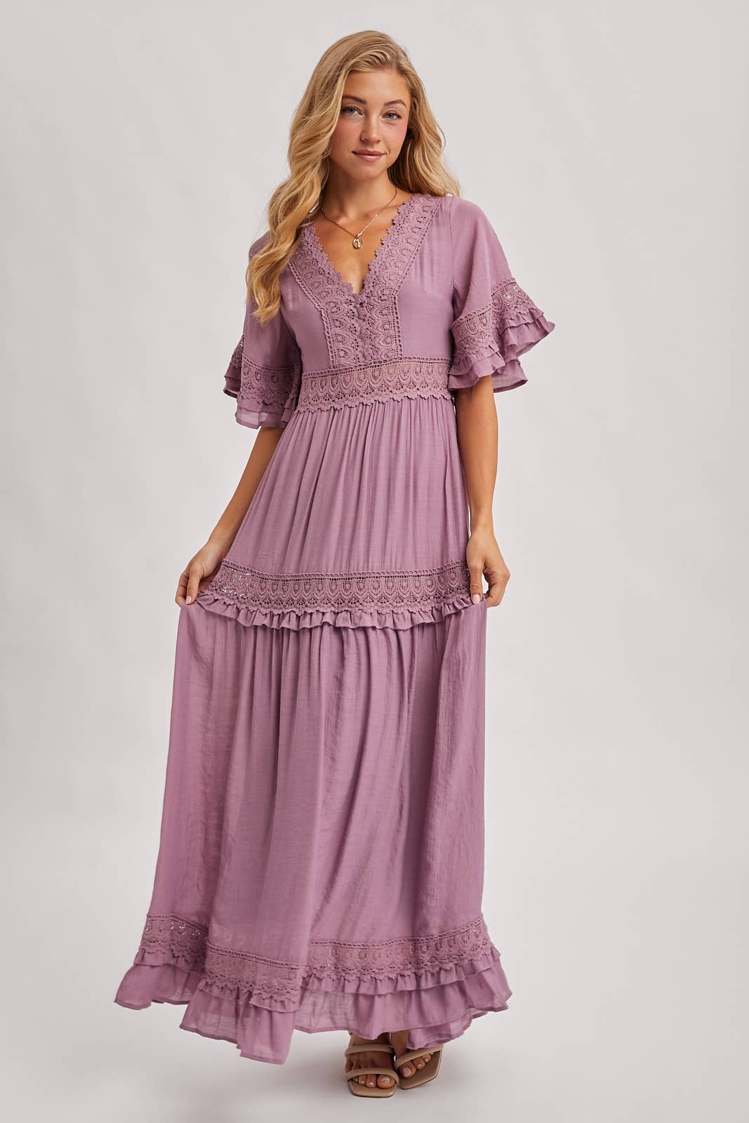 V-NECK LACE TRIM MAXI DRESS: LT. OLIVE