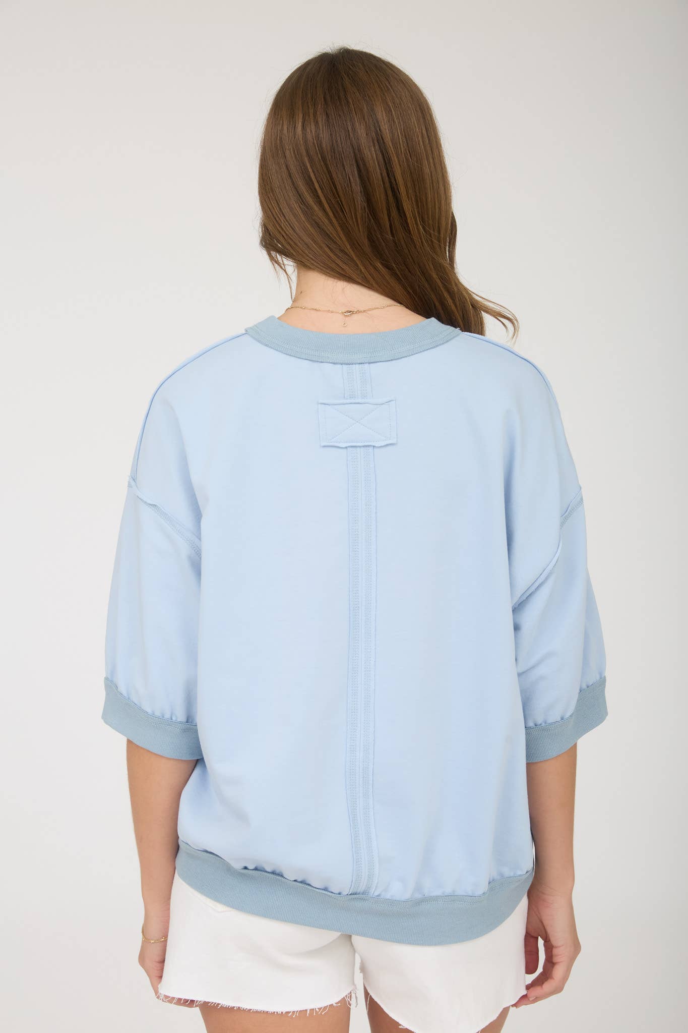 CONTRAST TRIM RAGLAN SHORT SLEEVE KNIT TOP: CREAM